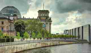 Die Ecke des Reichstagsgebäudes